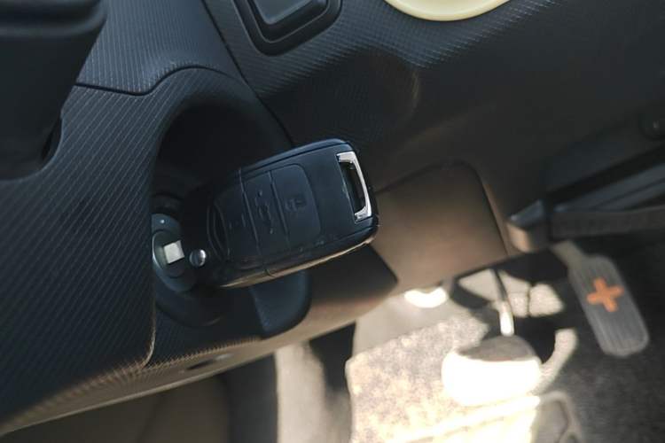 Used Wuling Hongguang MINIEV 2020 Freedom Version Lithium Iron Phosphate Interior 1