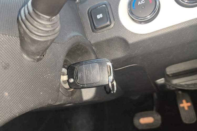 Used Wuling Hongguang MINIEV 2020 Enjoyment Model Lithium Iron Phosphate Interior 1