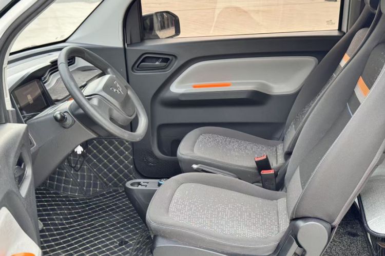 Used Wuling Hongguang MINIEV 2020 Zizai Version Lithium-NMC Interior 1