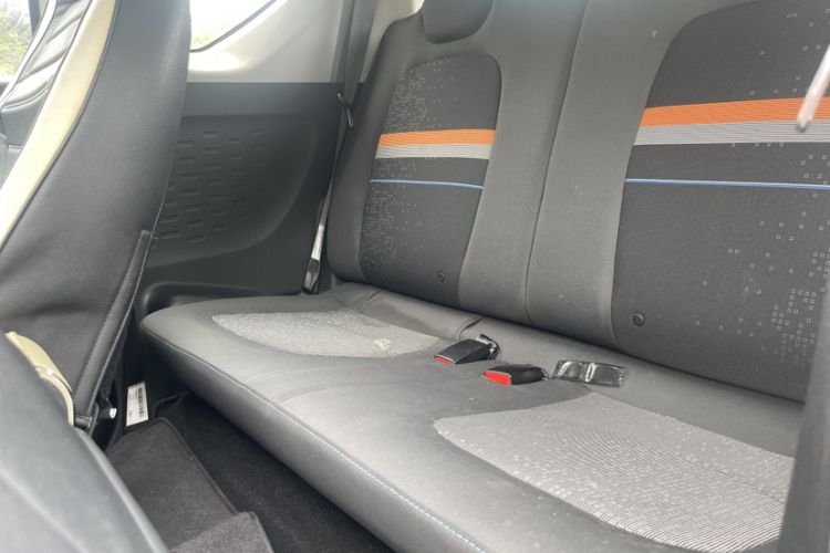 Used Wuling Hongguang MINIEV 2020 Enjoyment Model Lithium Iron Phosphate Interior 1