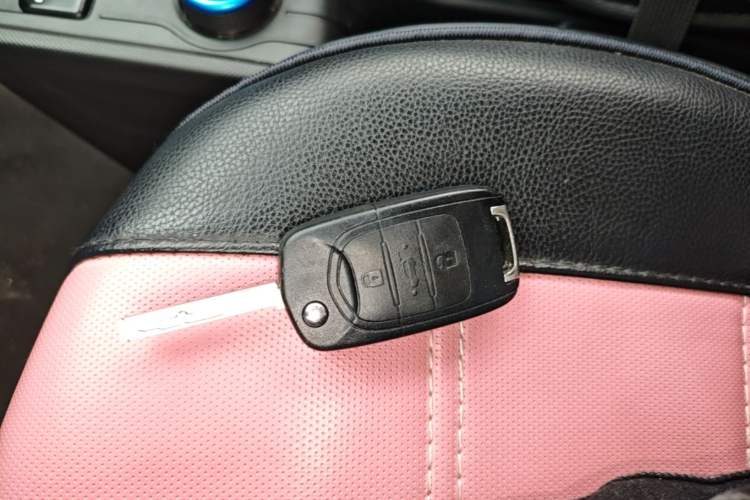 Used Wuling Hongguang MINIEV 2020 Zizai Version Lithium-NMC Interior 1