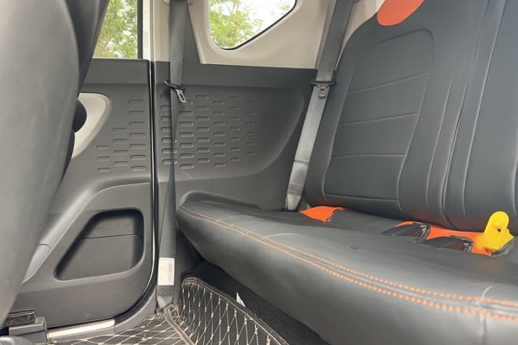 Used Wuling Hongguang MINIEV 2020 Zizai Version Lithium-NMC Interior 1