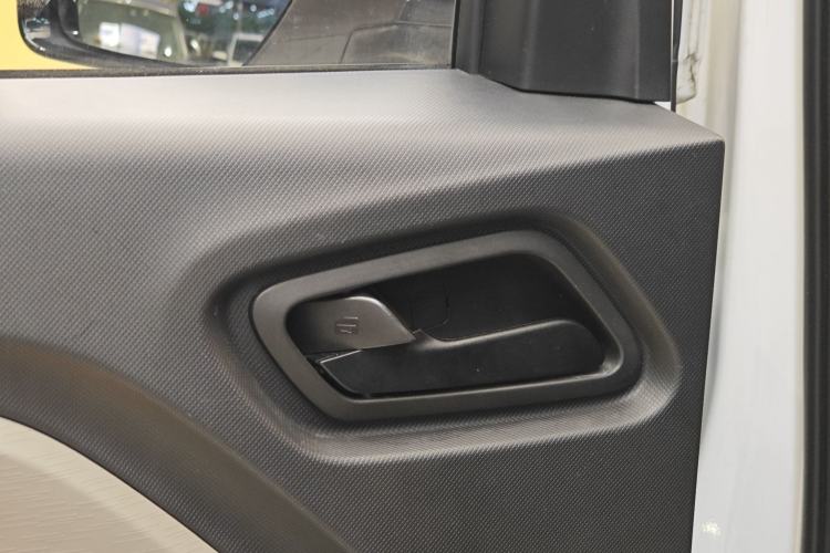 Used Wuling Hongguang MINIEV 2020 Enjoyment Model Lithium Iron Phosphate Interior 10