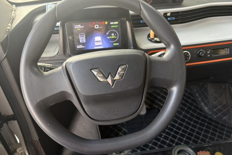 Used Wuling Hongguang MINIEV 2020 Enjoyment Model Lithium Iron Phosphate Interior 2