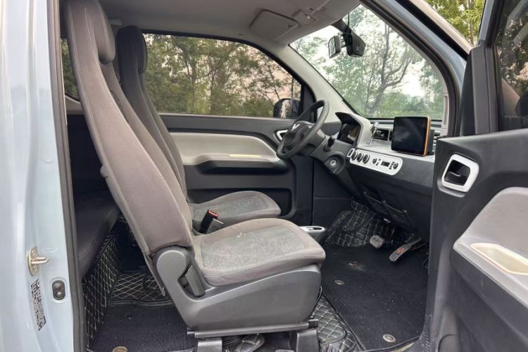 Used Wuling Hongguang MINIEV 2020 Enjoyment Model Lithium Iron Phosphate Interior 2