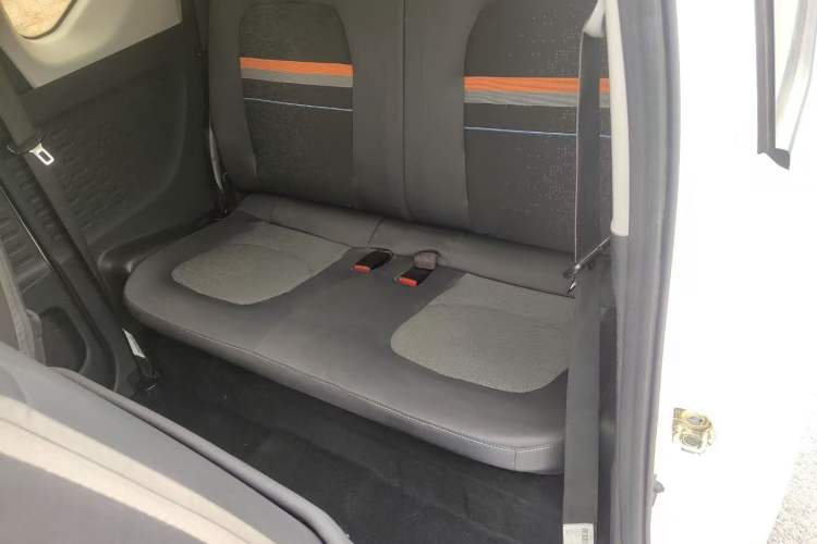 Used Wuling Hongguang MINIEV 2020 Enjoyment Model Lithium Iron Phosphate Interior 2