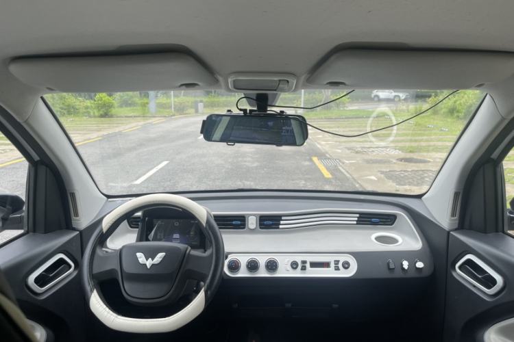 Used Wuling Hongguang MINIEV 2020 Enjoyment Model Lithium Iron Phosphate Interior 2