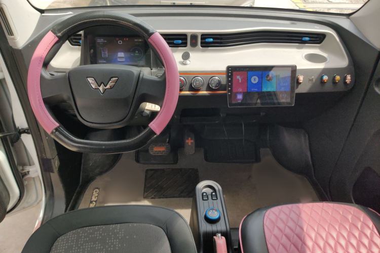 Used Wuling Hongguang MINIEV 2020 Enjoyment Model Lithium Iron Phosphate Interior 2