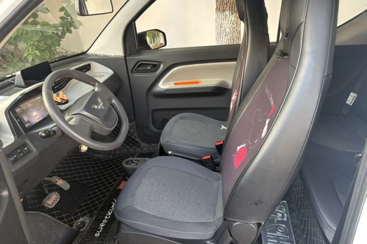 Used Wuling Hongguang MINIEV 2020 Enjoyment Model Lithium Iron Phosphate Interior 3