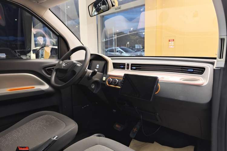 Used Wuling Hongguang MINIEV 2020 Enjoyment Model Lithium Iron Phosphate Interior 3