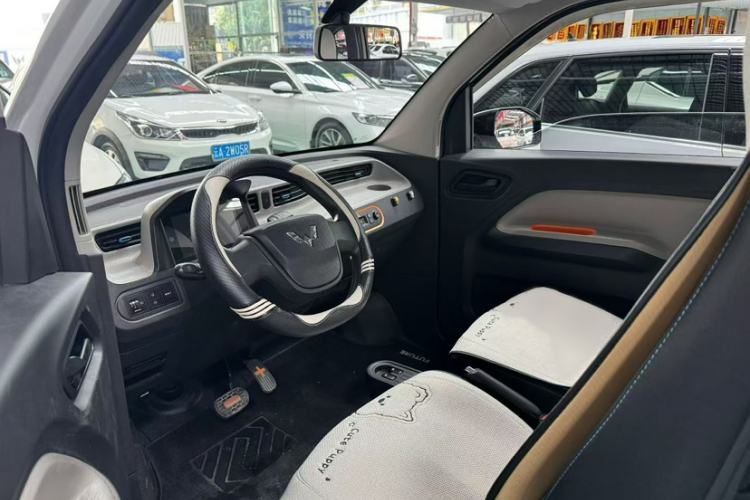 Used Wuling Hongguang MINIEV 2020 Zizai Version Lithium-NMC Interior 3