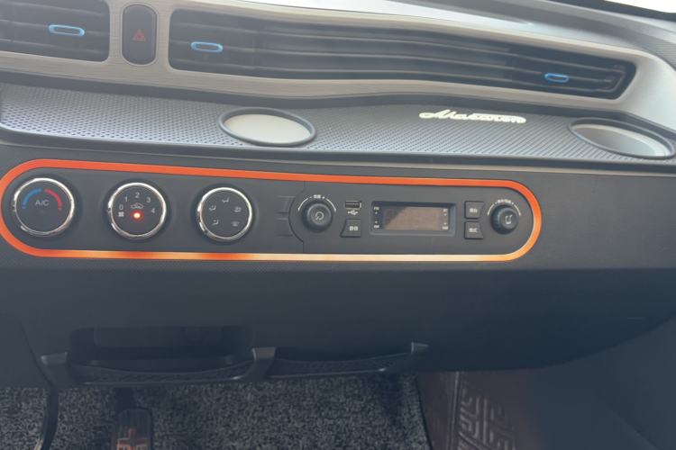 Used Wuling Hongguang MINIEV 2020 Freedom Version Lithium Iron Phosphate Interior 4