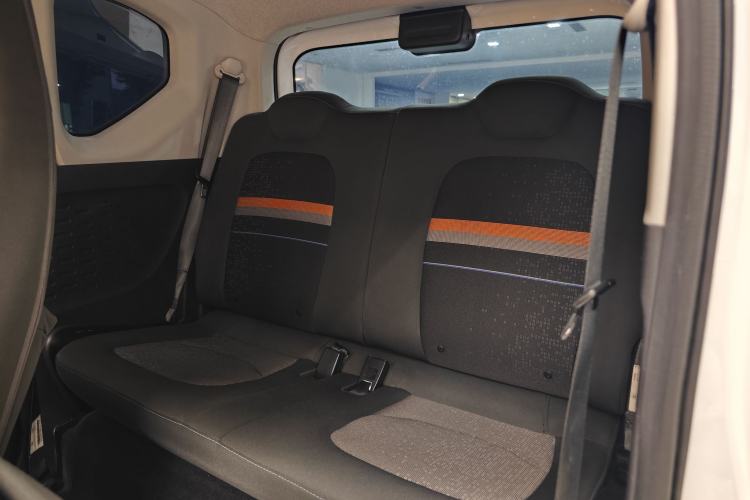 Used Wuling Hongguang MINIEV 2020 Enjoyment Model Lithium Iron Phosphate Interior 4