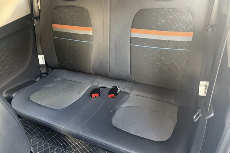 Used Wuling Hongguang MINIEV 2020 Enjoyment Model Lithium Iron Phosphate Interior 5