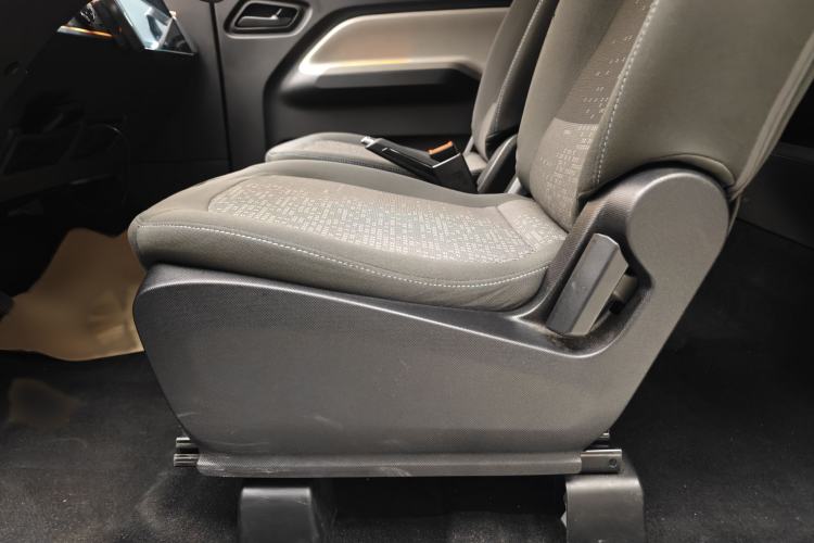 Used Wuling Hongguang MINIEV 2020 Enjoyment Model Lithium Iron Phosphate Interior 9