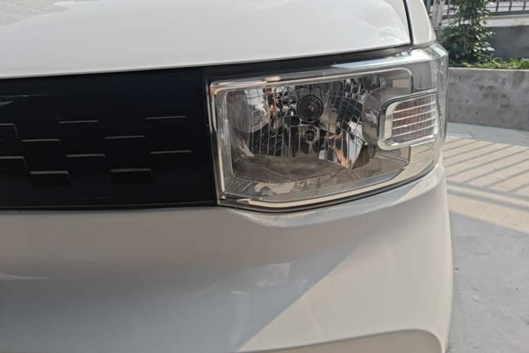 Used Wuling Hongguang MINIEV 2020 Zizai Version Lithium-NMC Left Front Headlight
