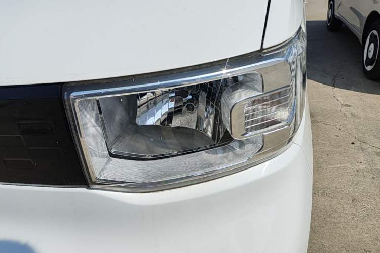 Used Wuling Hongguang MINIEV 2020 Freedom Version Lithium Iron Phosphate Left Front Headlight