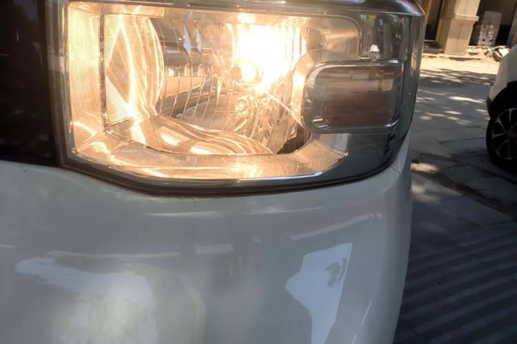 Used Wuling Hongguang MINIEV 2020 Zizai Version Lithium-NMC Left Front Headlight