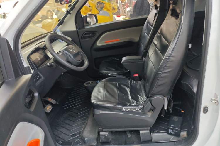 Used Wuling Hongguang MINIEV 2020 Freedom Version Lithium Iron Phosphate Left Front Seat