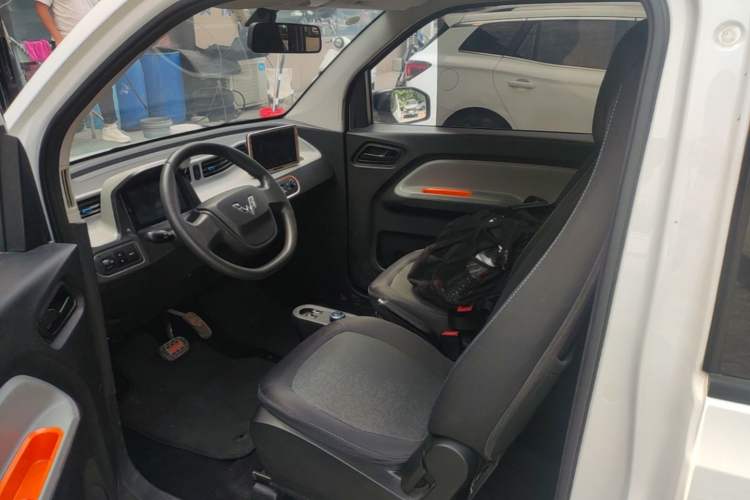 Used Wuling Hongguang MINIEV 2020 Freedom Version Lithium Iron Phosphate Left Front Seat