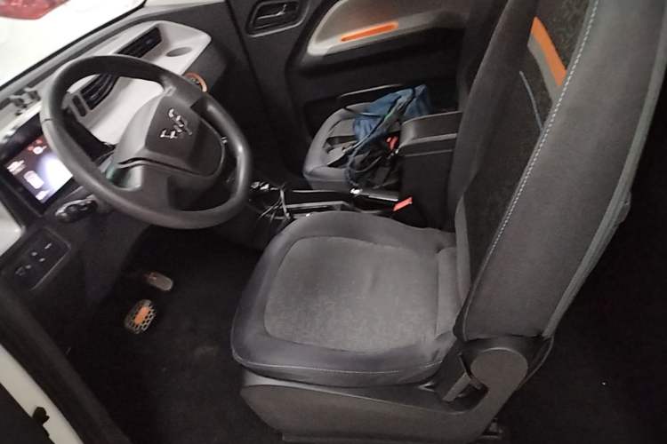 Used Wuling Hongguang MINIEV 2020 Enjoyment Model Lithium Iron Phosphate Left Front Seat