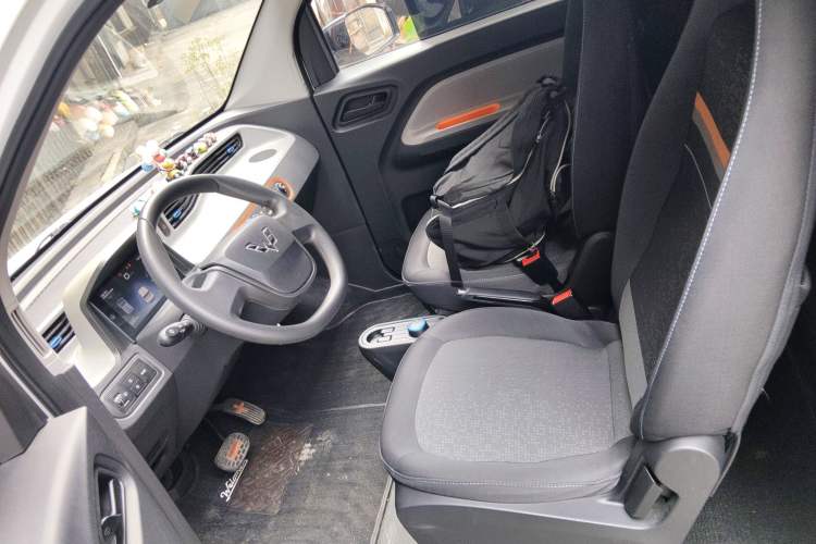 Used Wuling Hongguang MINIEV 2020 Freedom Version Lithium Iron Phosphate Left Front Seat
