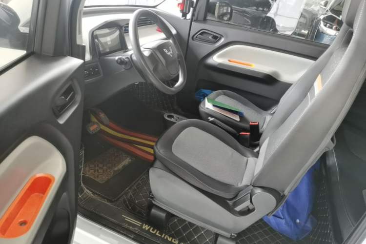 Used Wuling Hongguang MINIEV 2020 Enjoyment Model Lithium Iron Phosphate Left Front Seat