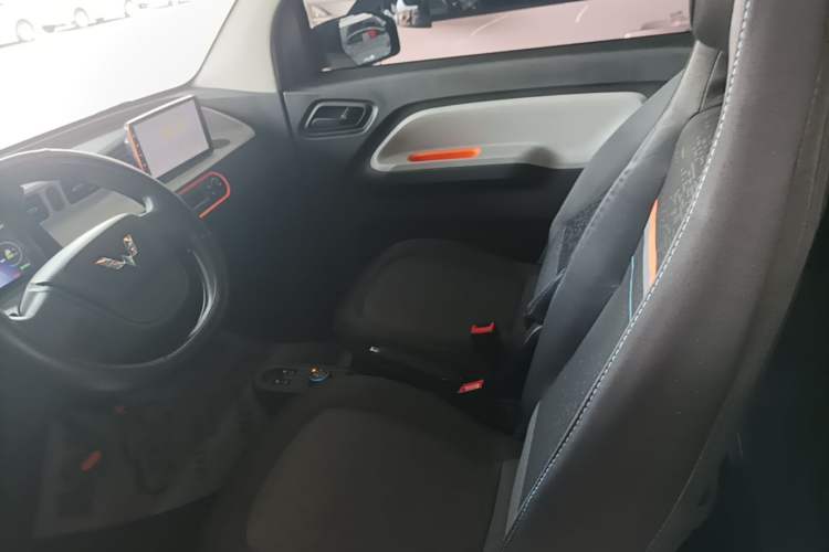 Used Wuling Hongguang MINIEV 2020 Freedom Version Lithium Iron Phosphate Left Front Seat