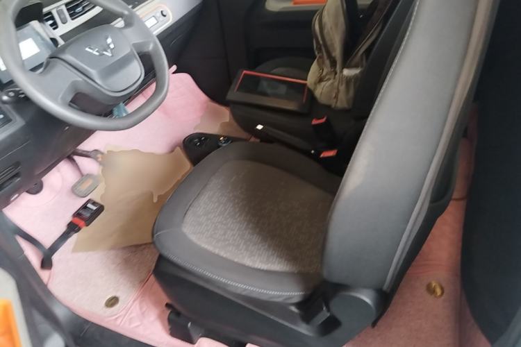 Used Wuling Hongguang MINIEV 2020 Easy Version Lithium-Ion Battery Left Front Seat
