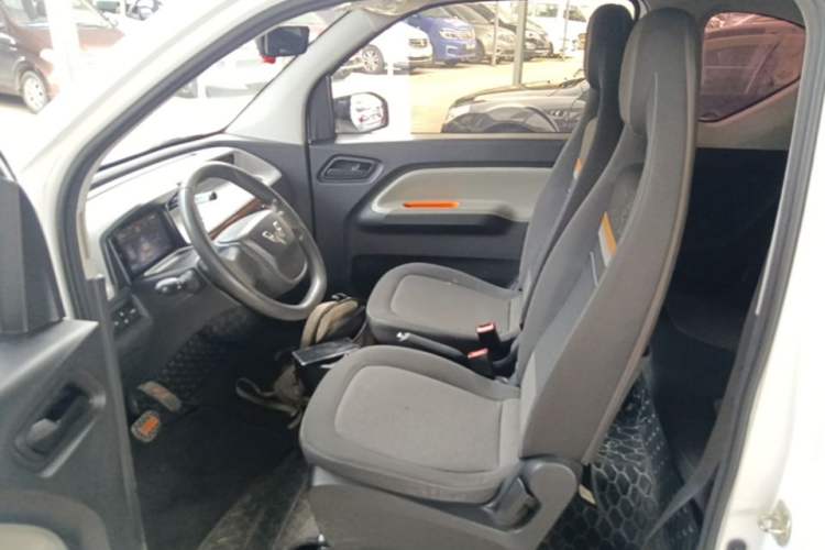 Used Wuling Hongguang MINIEV 2020 Enjoyment Model Lithium Iron Phosphate Left Front Seat