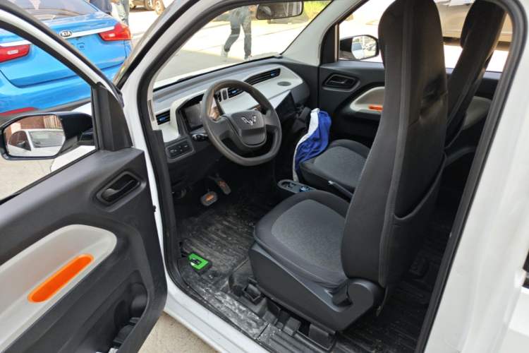 Used Wuling Hongguang MINIEV 2020 Enjoyment Model Lithium Iron Phosphate Left Front Seat