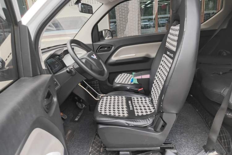 Used Wuling Hongguang MINIEV 2020 Enjoy Edition Lithium-Ion Battery Left Front Seat