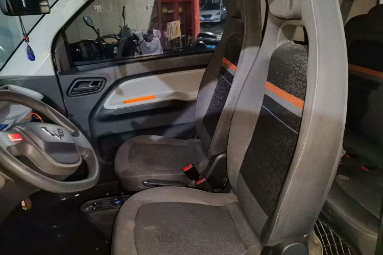 Used Wuling Hongguang MINIEV 2020 Zizai Version Lithium-NMC Left Front Seat