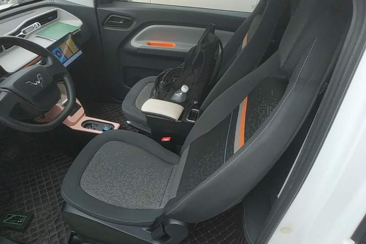 Used Wuling Hongguang MINIEV 2020 Freedom Version Lithium Iron Phosphate Left Front Seat