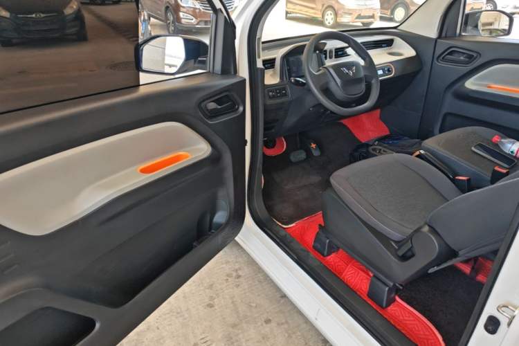Used Wuling Hongguang MINIEV 2020 Zizai Version Lithium-NMC Left Front Seat