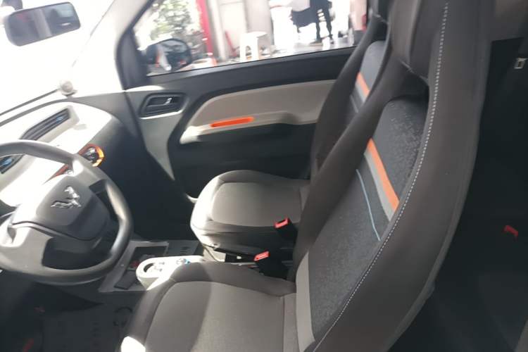Used Wuling Hongguang MINIEV 2020 Enjoy Edition Lithium-Ion Battery Left Front Seat