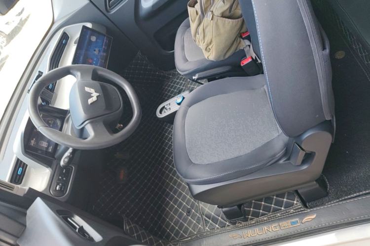 Used Wuling Hongguang MINIEV 2020 Enjoyment Model Lithium Iron Phosphate Left Front Seat