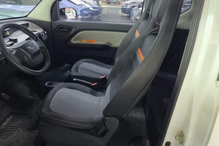 Used Wuling Hongguang MINIEV 2020 Enjoyment Model Lithium Iron Phosphate Left Front Seat