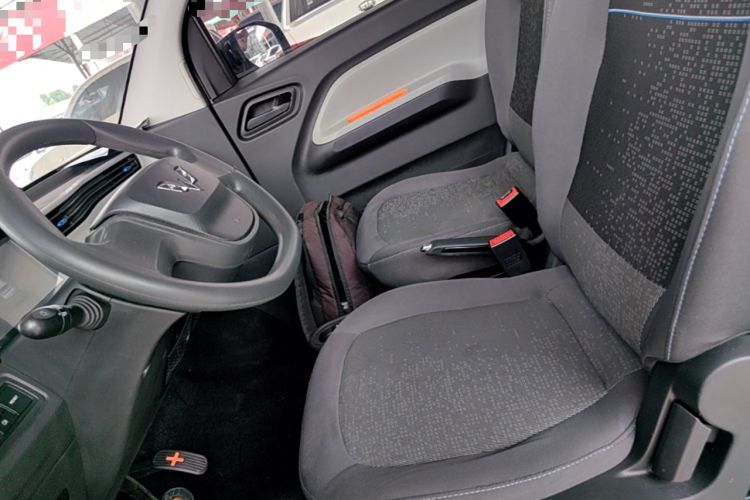 Used Wuling Hongguang MINIEV 2020 Enjoyment Model Lithium Iron Phosphate Left Front Seat