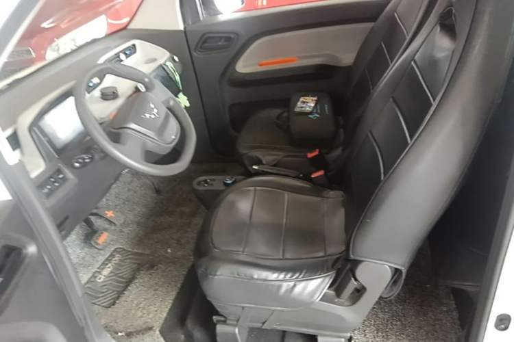 Used Wuling Hongguang MINIEV 2020 Enjoyment Model Lithium Iron Phosphate Left Front Seat