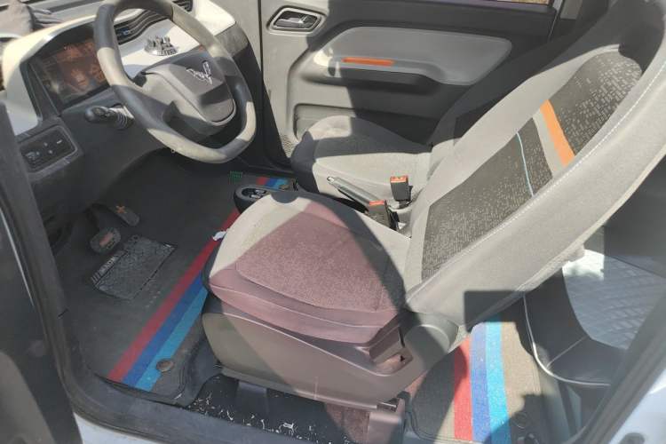 Used Wuling Hongguang MINIEV 2020 Enjoyment Model Lithium Iron Phosphate Left Front Seat