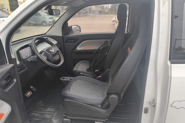 Used Wuling Hongguang MINIEV 2020 Freedom Version Lithium Iron Phosphate Left Front Seat