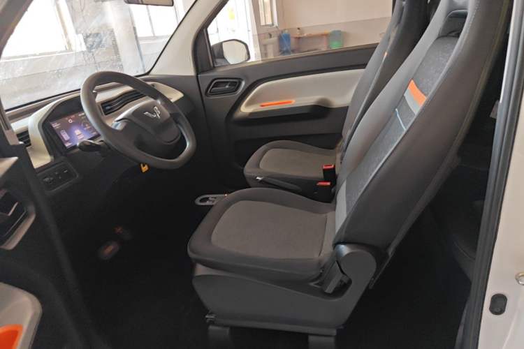 Used Wuling Hongguang MINIEV 2020 Easy Version Lithium-Ion Battery Left Front Seat