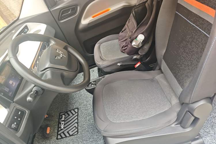 Used Wuling Hongguang MINIEV 2020 Zizai Version Lithium-NMC Left Front Seat
