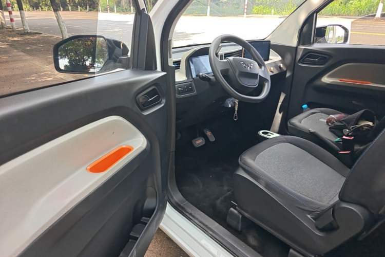 Used Wuling Hongguang MINIEV 2020 Zizai Version Lithium-NMC Left Front Seat