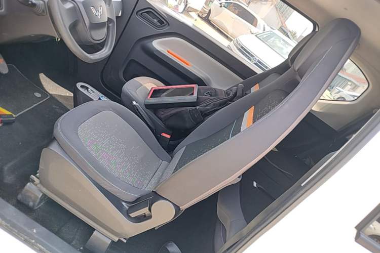 Used Wuling Hongguang MINIEV 2020 Zizai Version Lithium-NMC Left Front Seat