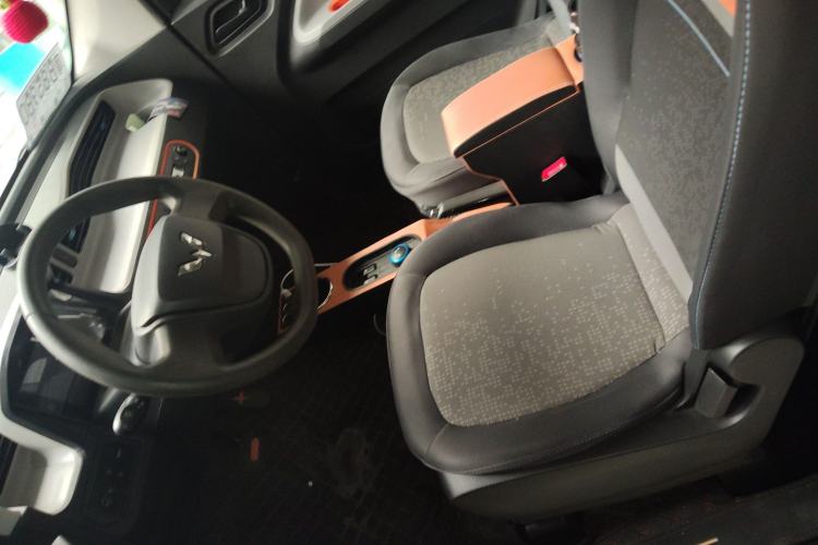 Used Wuling Hongguang MINIEV 2020 Freedom Version Lithium Iron Phosphate Left Front Seat