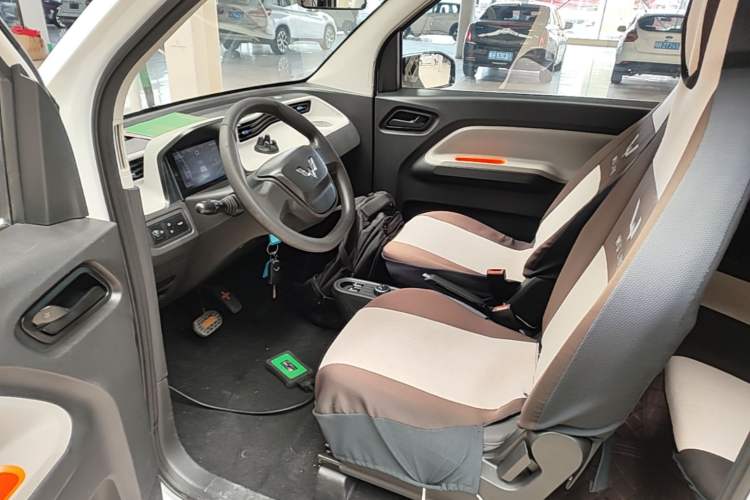 Used Wuling Hongguang MINIEV 2020 Freedom Version Lithium Iron Phosphate Left Front Seat