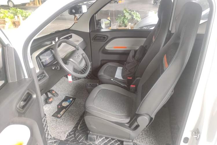 Used Wuling Hongguang MINIEV 2020 Enjoyment Model Lithium Iron Phosphate Left Front Seat