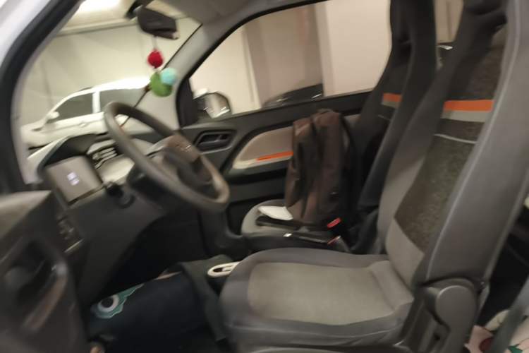 Used Wuling Hongguang MINIEV 2020 Freedom Version Lithium Iron Phosphate Left Front Seat